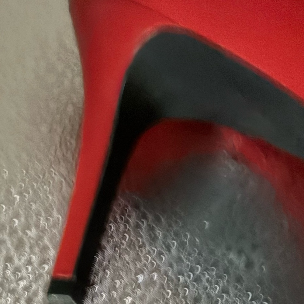 Calvin Klein Bold Red Heels - Picture 6 of 7